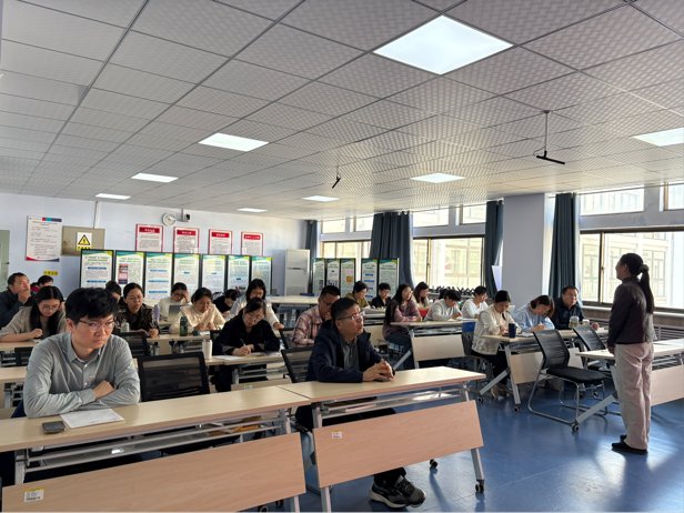 粮食工程系在SC406教室举办科研诚