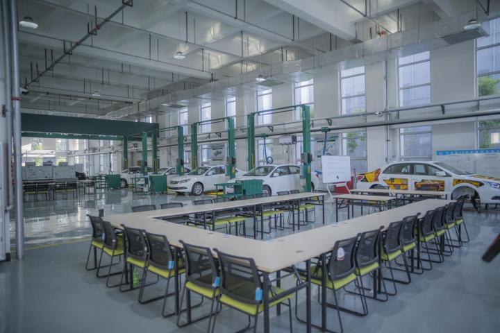 省级优秀教学团队 1 支
