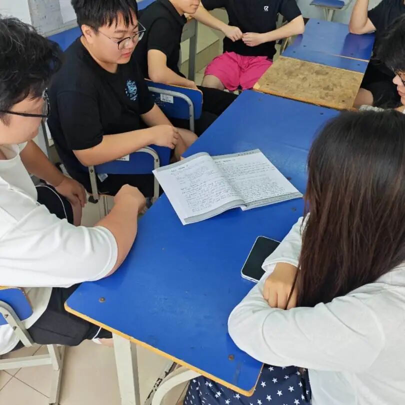 支部现有成员55人