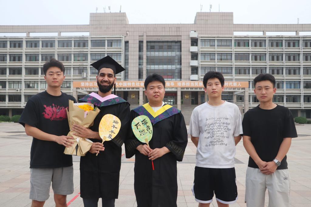 同学们积极参与